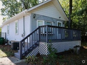 Building Photo - 4717 Willow Dr