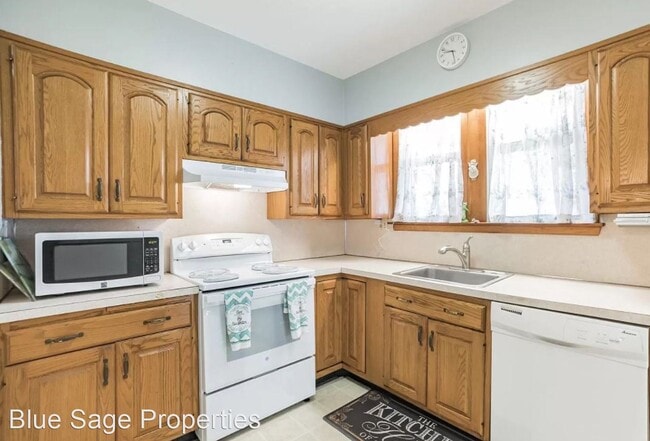 Building Photo - 3 br, 1 bath House - 3207 Albemarle Ave