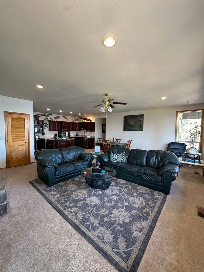 Foto del edificio - Fully Furnished Home in Chelan!  Reduced P...
