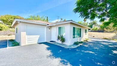 Building Photo - 204 Avalon Dr