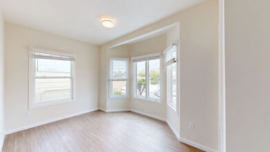 Building Photo - 40 Tiffany Ave