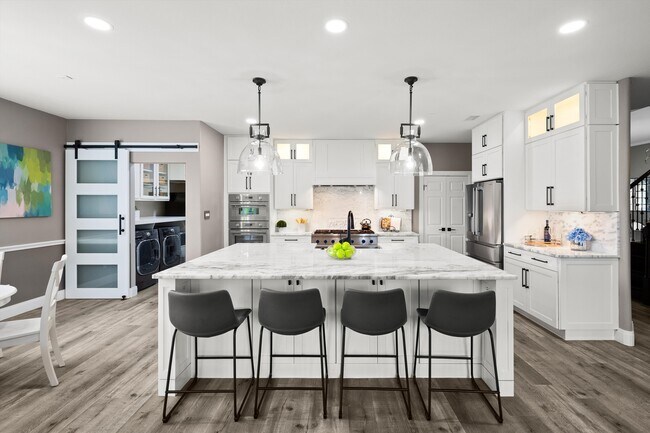 Kitchen - 291 Torrington Dr