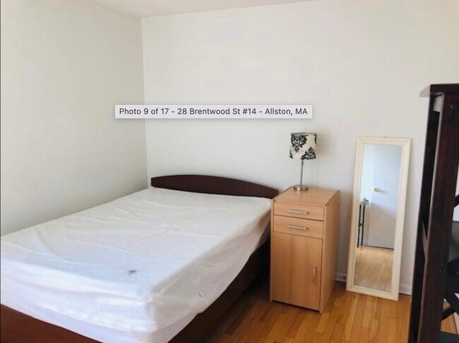 Foto del edificio - 34 Brentwood St