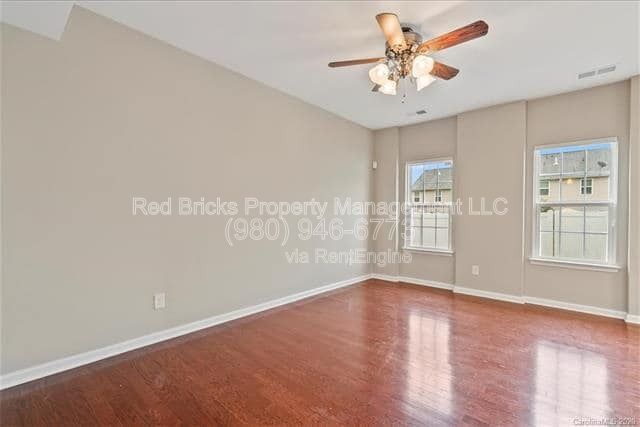 Building Photo - 2420 Silverthorn Dr