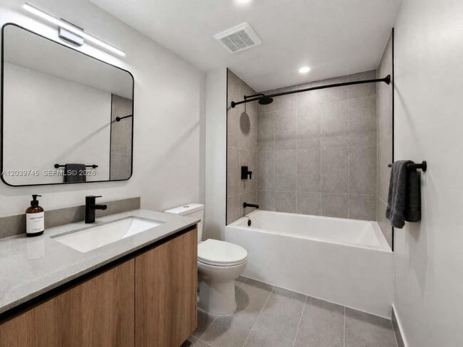 Foto del edificio - 121 NE 5th St