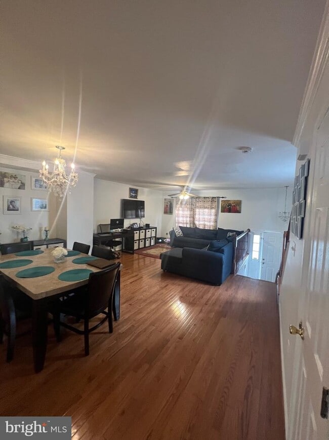 Foto del edificio - 5408 Crystalford Ln