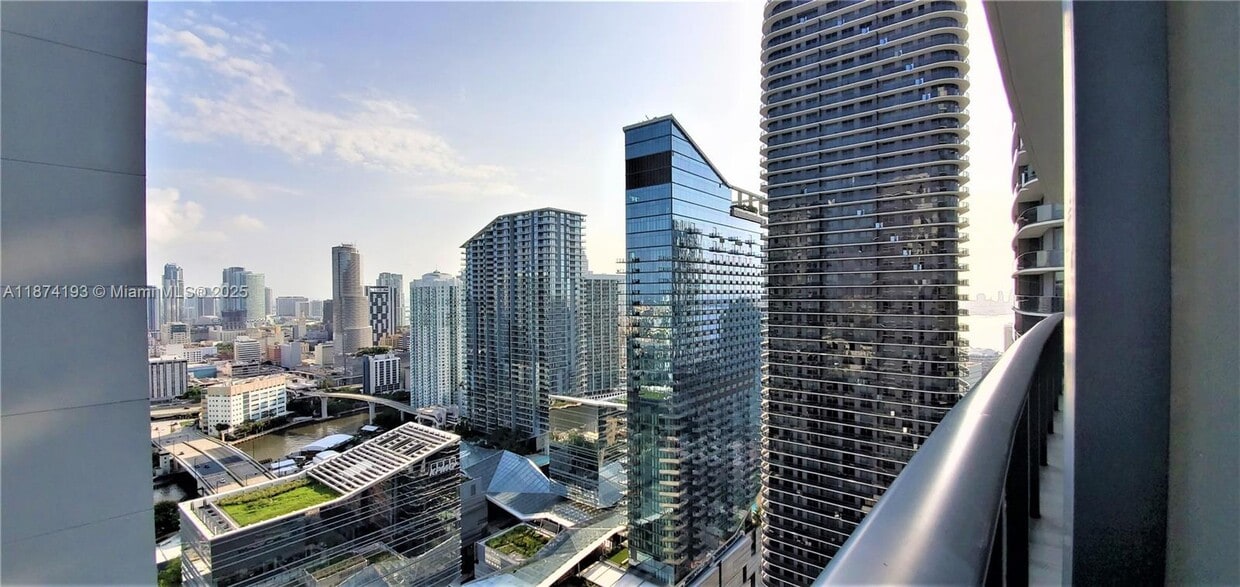 Foto principal - 55 SW 9th St