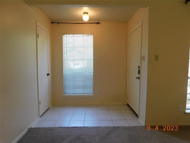Building Photo - 1019 W Belgravia Dr