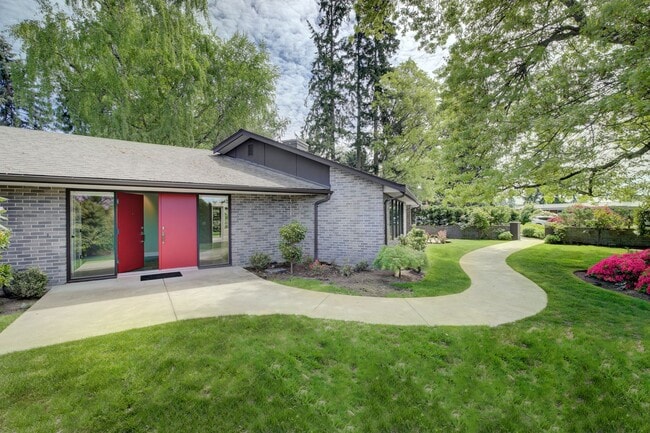 Foto del edificio - 4Bd/4.5Ba Clyde Hill House