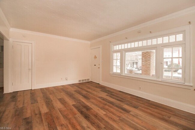 Building Photo - 924 Helmsdale Rd