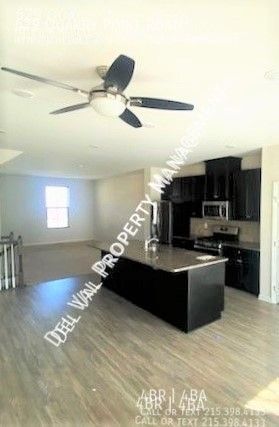 Foto del edificio - Newer 4-BD, 3.5-BTH 3-Story Condo Townhous...