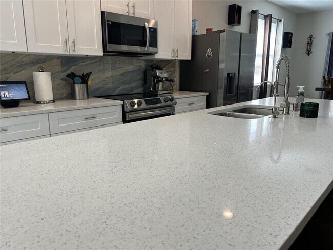 Foto del edificio - 9856 8th Ave