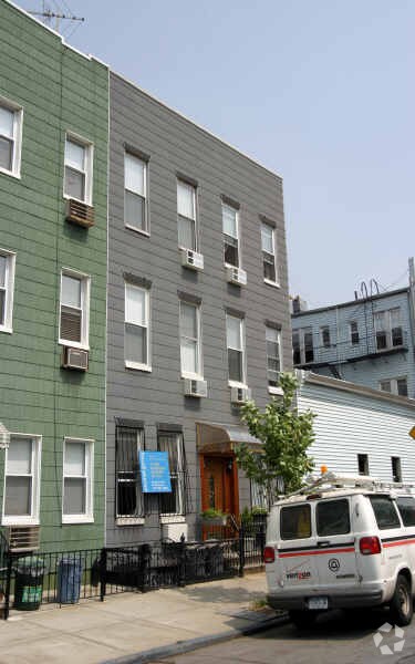 Primary Photo - 75 Engert Ave