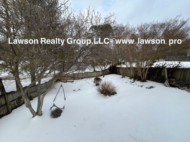 Foto del edificio - Heart of Grandin Court- Location, Location, Location!