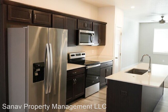Foto del edificio - 3 br, 2.5 bath House - 1404 NE Polk Drive ...