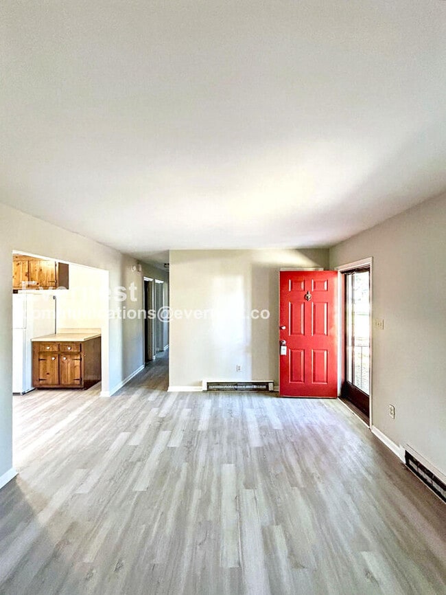 Foto del edificio - 4609 Hillbrook Ave