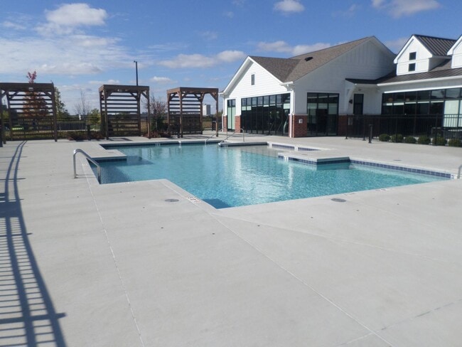 Building Photo - 6935 70th Ct