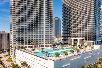 Building Photo - 1830 S Ocean Dr