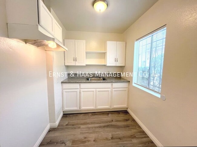 Building Photo - Wonderful Apartment Located in the Heart o...