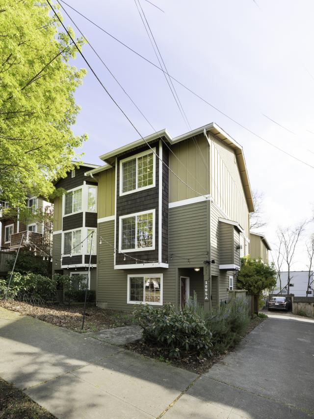 Building Photo - 2 bedroom in Seattle WA 98144