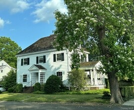 Building Photo - 11 Maple Ave