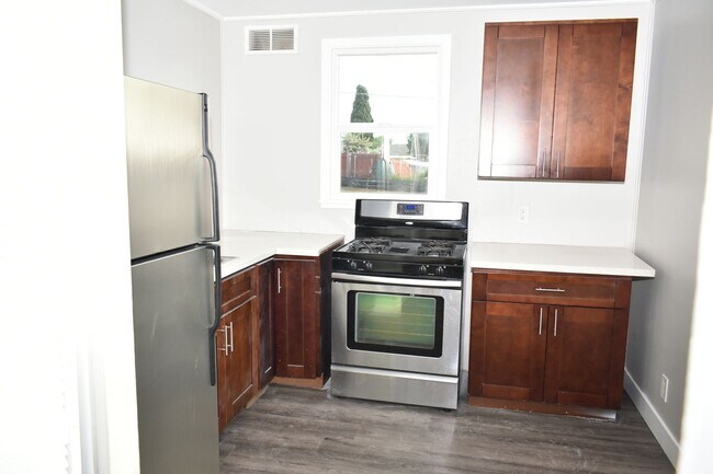 Foto del edificio - Charming 2-Bedroom Unit in a Chollas View