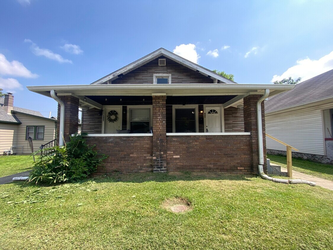 Primary Photo - 621 Tecumseh St