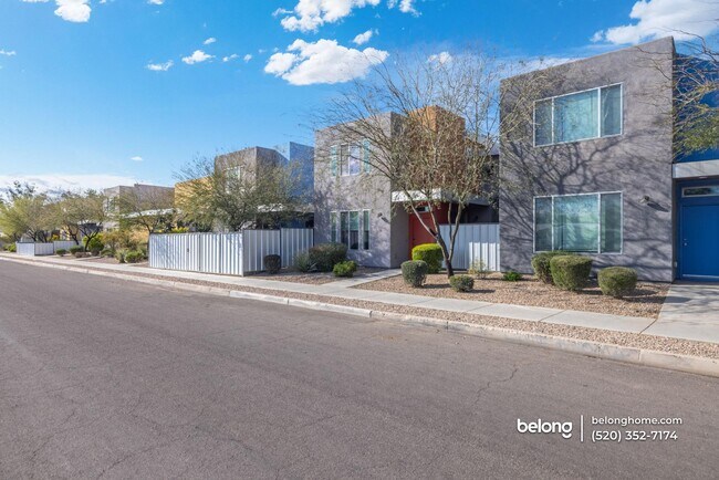 Foto del edificio - 864 E Park Modern Dr