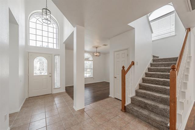 Building Photo - 635 Forest Hill Dr