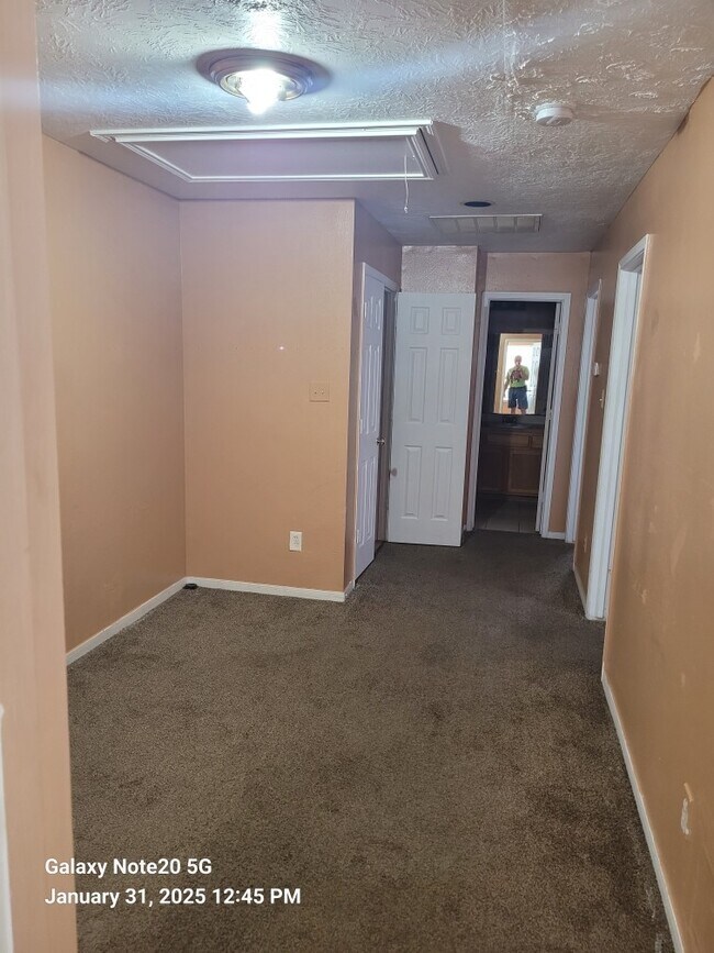 Foto del edificio - 4732 Clover St