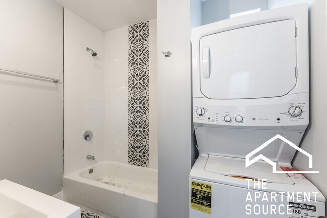 Foto del edificio - 1624 W Beach Ave