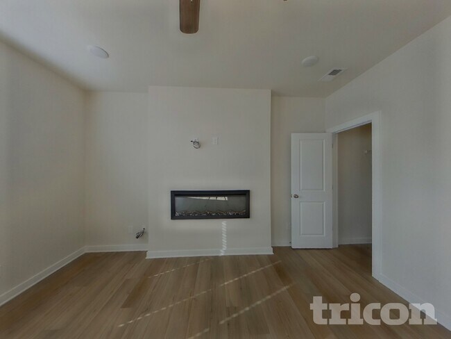 Foto del edificio - 517 Mountain Vw Dr