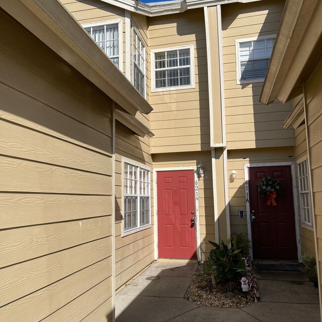 Building Photo - 621 Washington Palm Loop