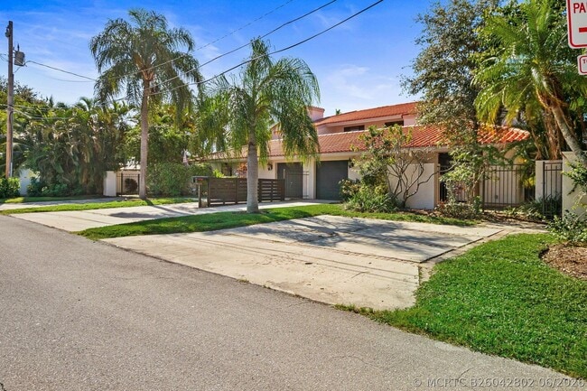 Building Photo - 4850 NE 25th Ave