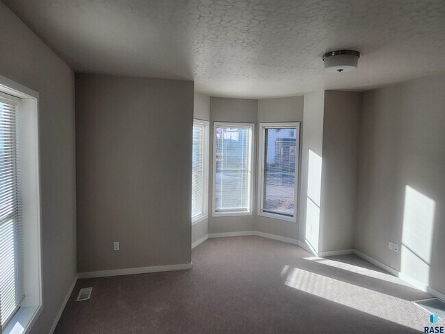 Foto del edificio - 712 E 6th St