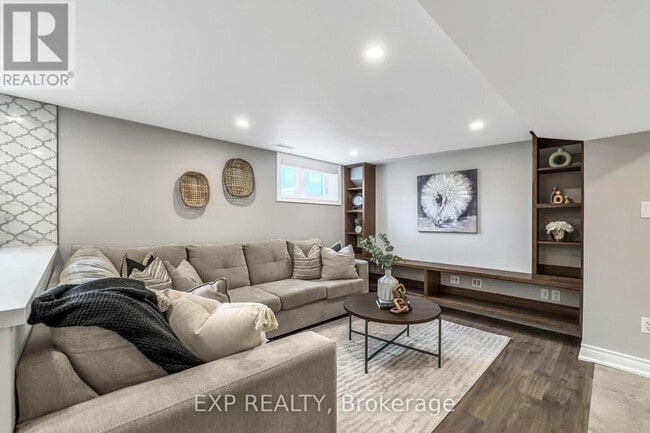 Building Photo - 52 Ivorwood Crescent