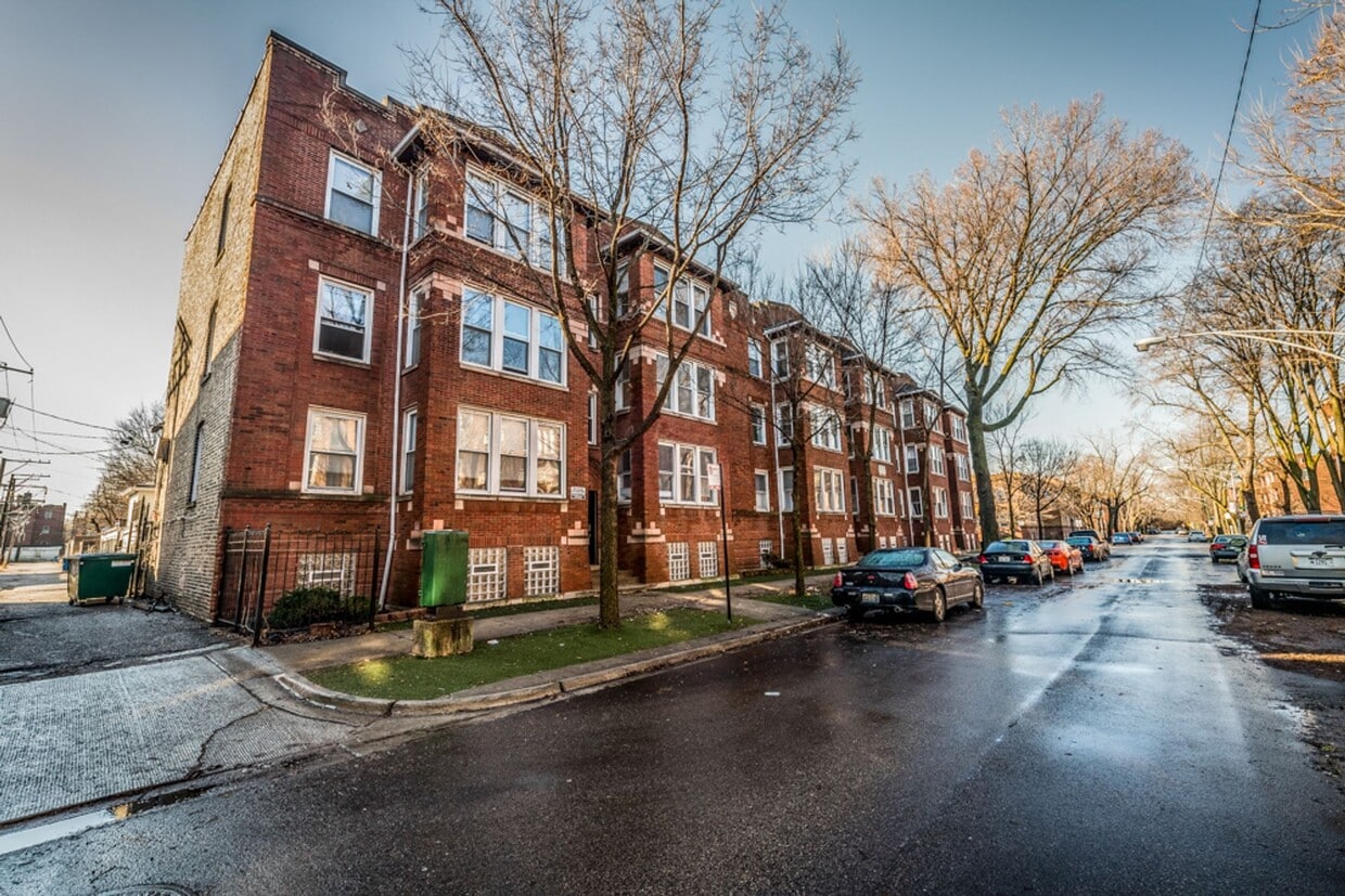 Building Photo - 1501 E 68th Chicago, IL 60637