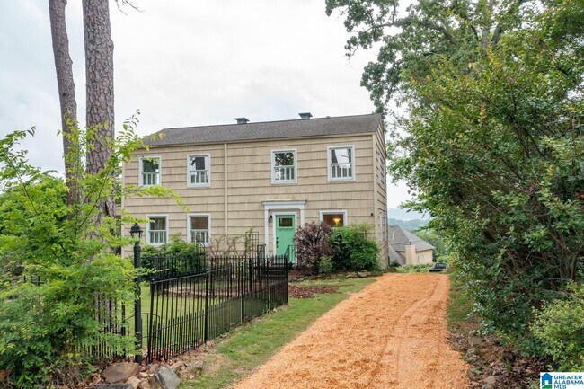 Foto del edificio - 2425 Park Ln S