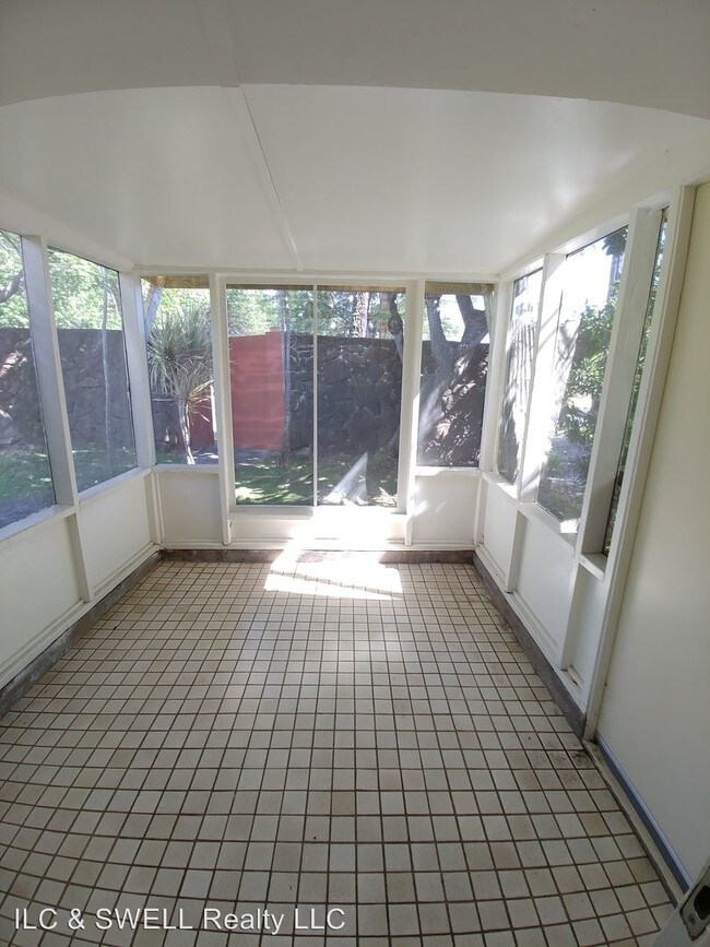 Building Photo - 4738 KAHALA Ave