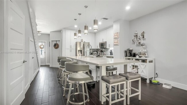 Building Photo - 345 SW 121st Ave