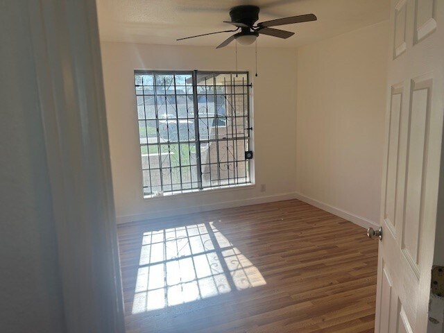 Foto del edificio - 5803 Yorkwood St