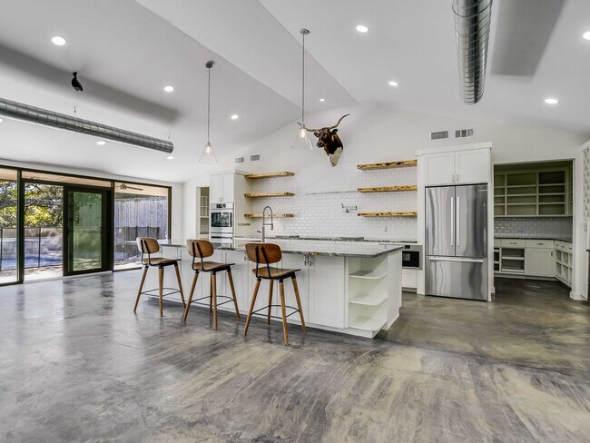 Foto del edificio - 6203 Hudson Bend Rd