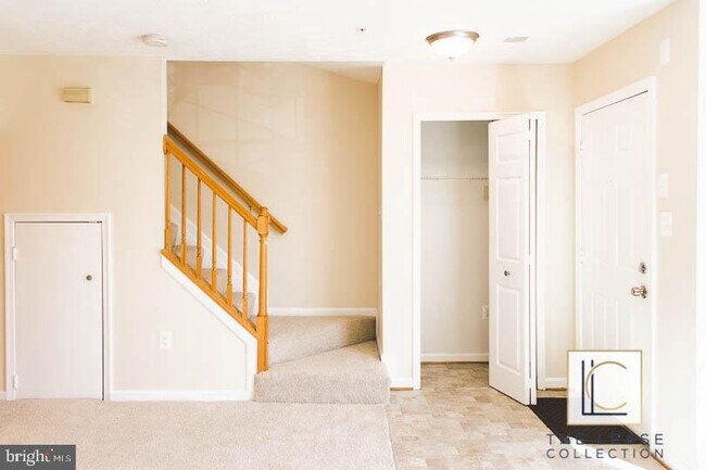 Foto del edificio - 7128 Mahogany Dr