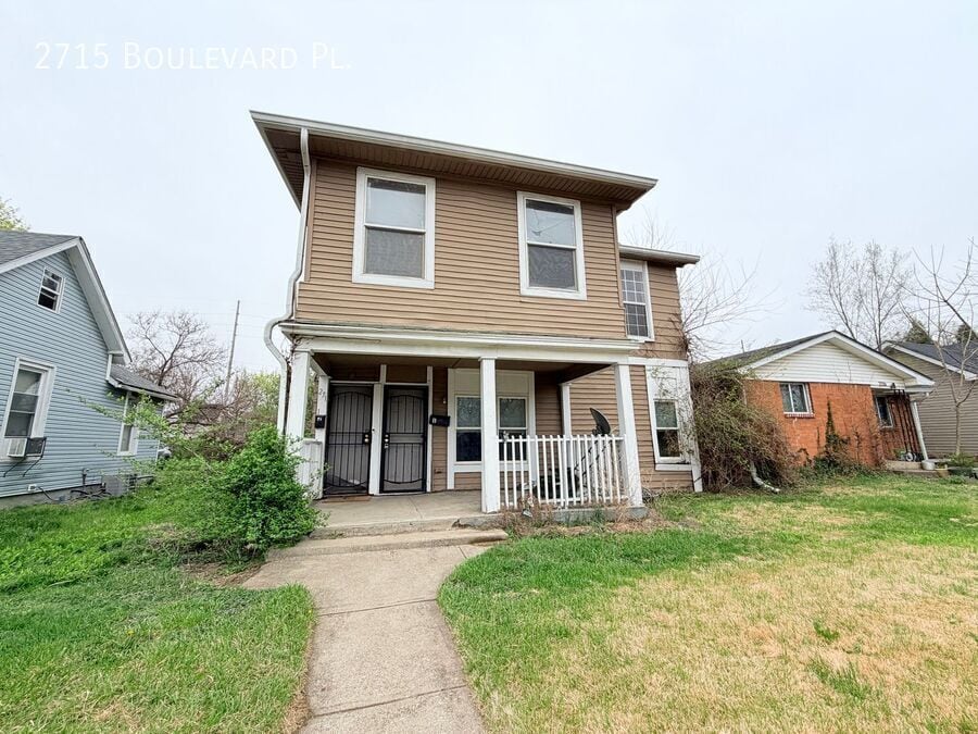 Photo - 2715 Boulevard Pl.-