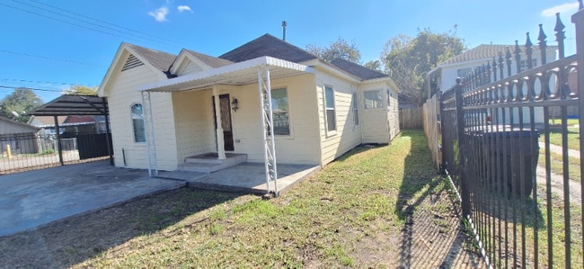 Building Photo - 7832 Elvera St