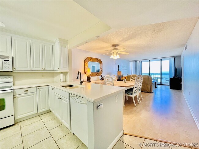 Foto del edificio - 9940 S Ocean Dr