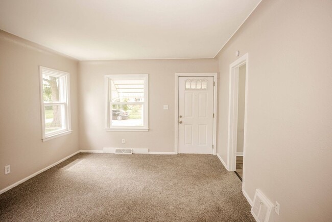 Building Photo - Beautifully Remodeled Three Bedroom Home F...