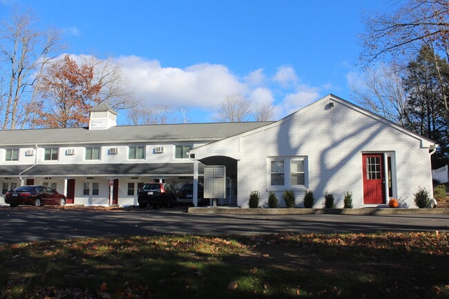 Photo - Pleasant Hill Apartments