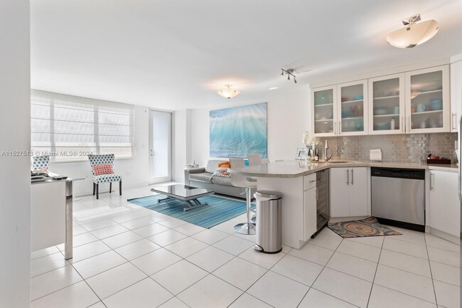 Building Photo - 7135 Collins Ave