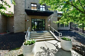 Building Photo - 8555 One W Dr